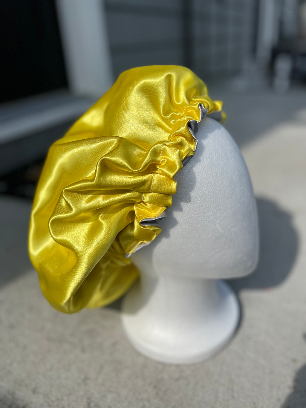 Unisex - No-Ruffle Yellow & Grey Reversible Bonnet
