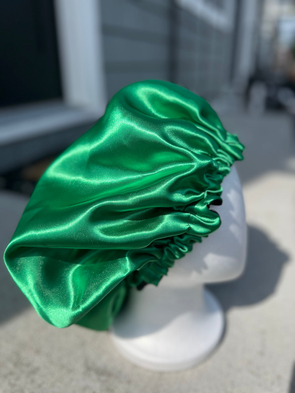 Unisex - No Ruffle Green & Black Reversible Bonnet