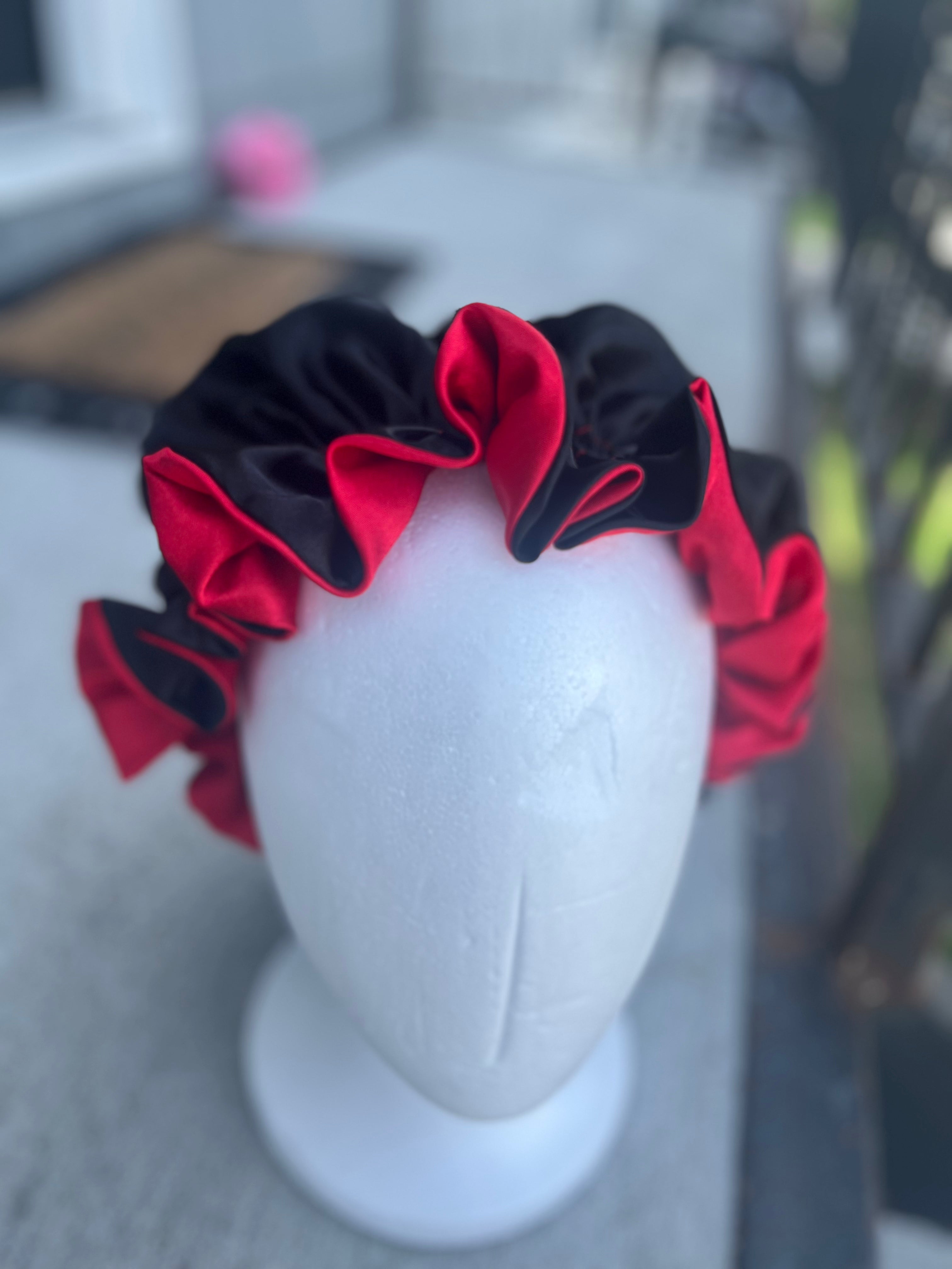 Black & Red Reversible Bonnet